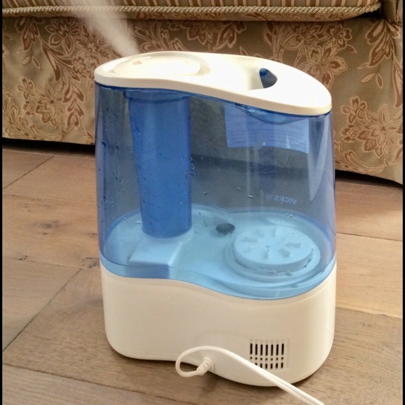 Vicks Ultra Quiet Cool Mist Humidifier White/Blue - Picture 5 of 13